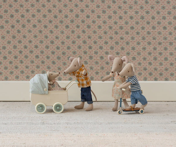 Cochecito con bebé ratón - menta