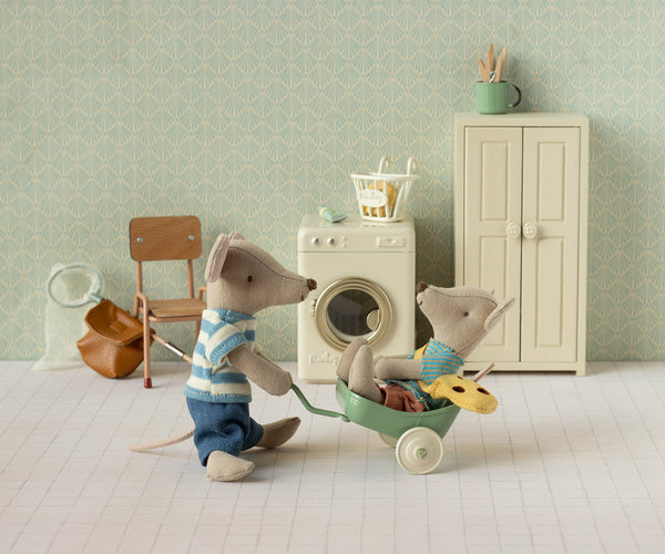 Ratoncito con bolso - hermano pequeño