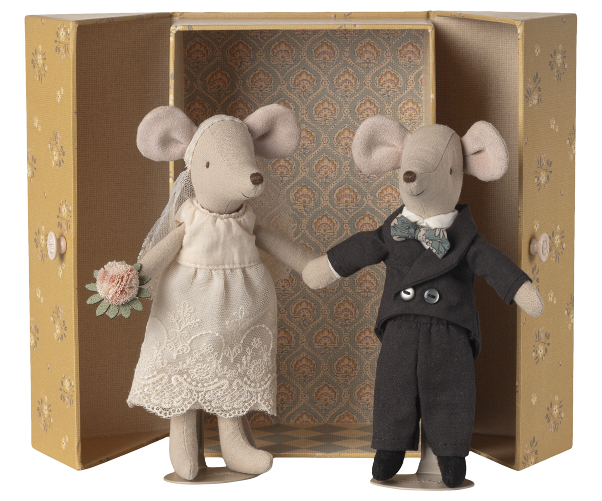 Ratoncitos recién casados - novia y novio en caja 2026